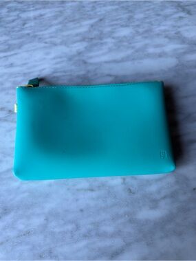 p + g design Teal Silicone Zip Pouch great condition